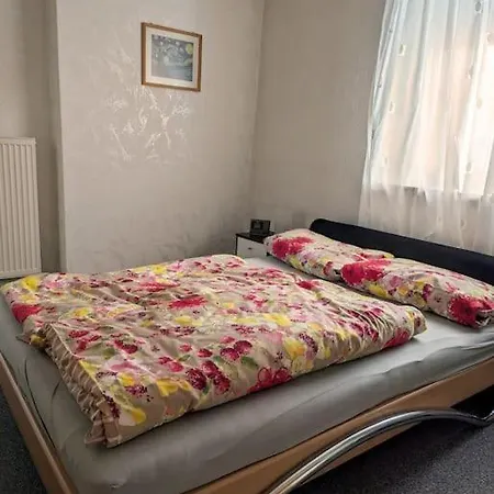 Gemuetliche Im Retrostil Apartment